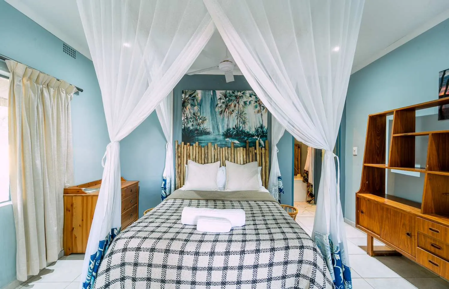 Bedroom 3 with double bed